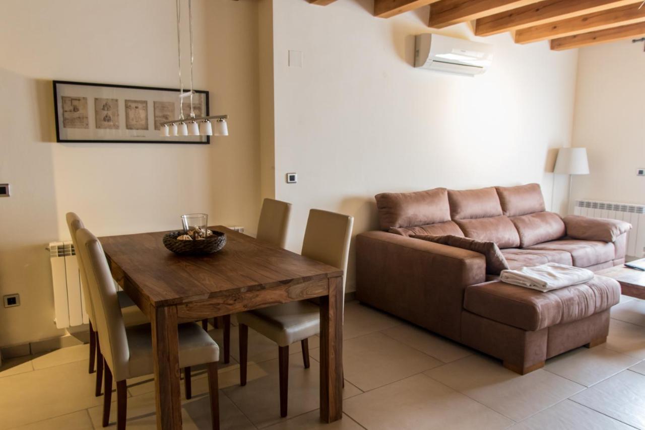 Plaza Apartamentos Binefar Exterior photo